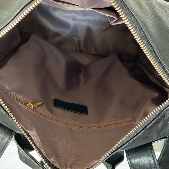 Brand NEW Camden Convertible Backpack in Black 🖤 - Picture 5 of 15